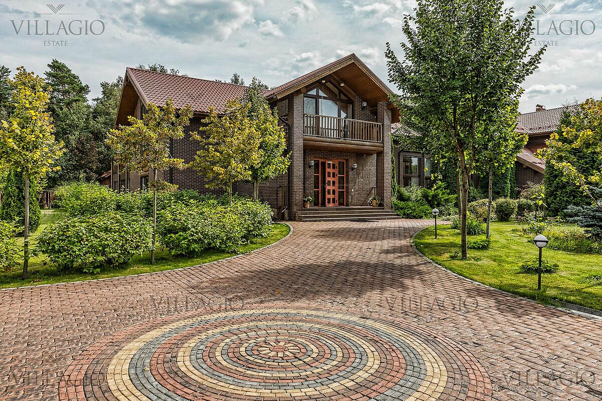 Огромная резиденция с энотекой