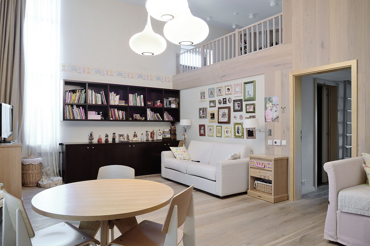 Двухуровневый дом с бассейном