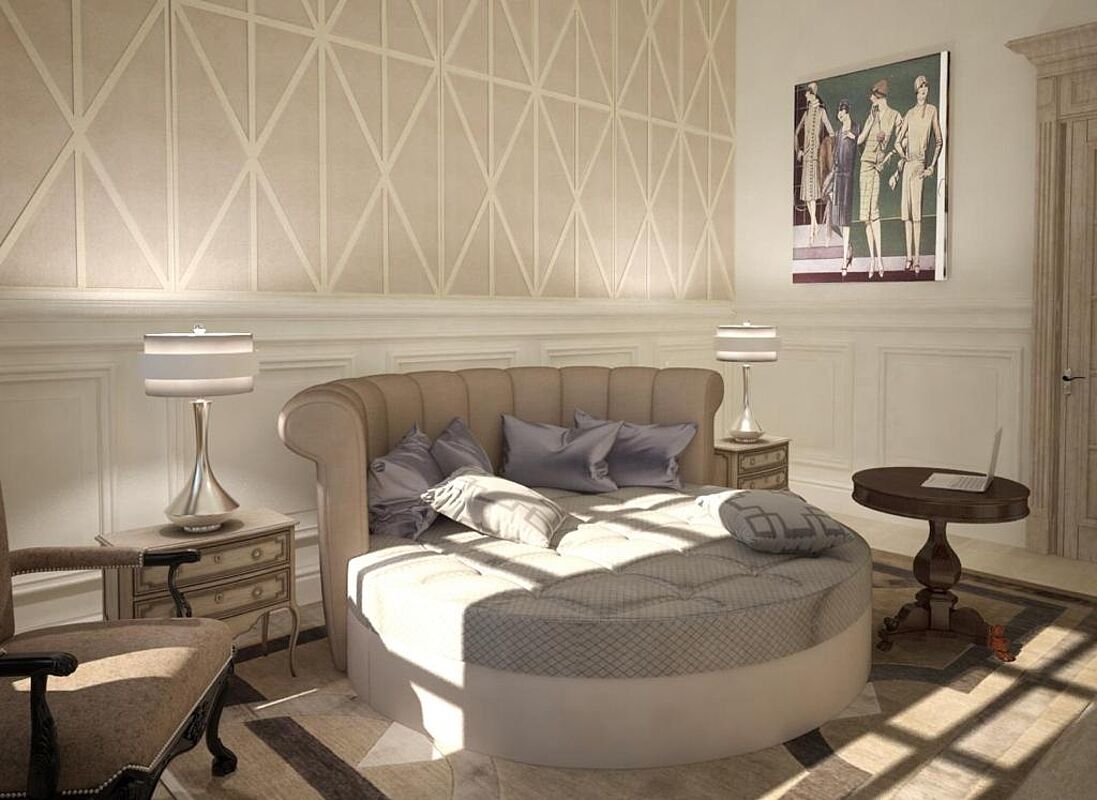 Резиденция с бассейном на берегу водного канала