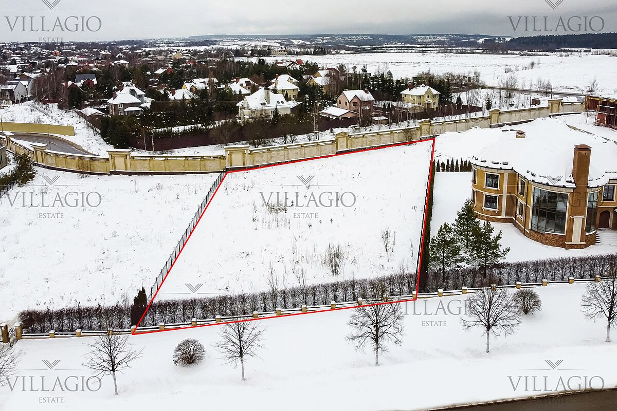 Земельный участок