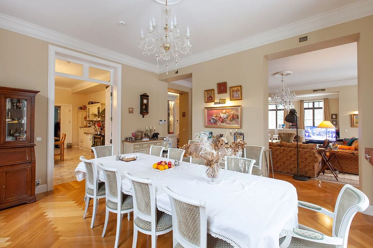 Дом с лифтом на участке 25 соток