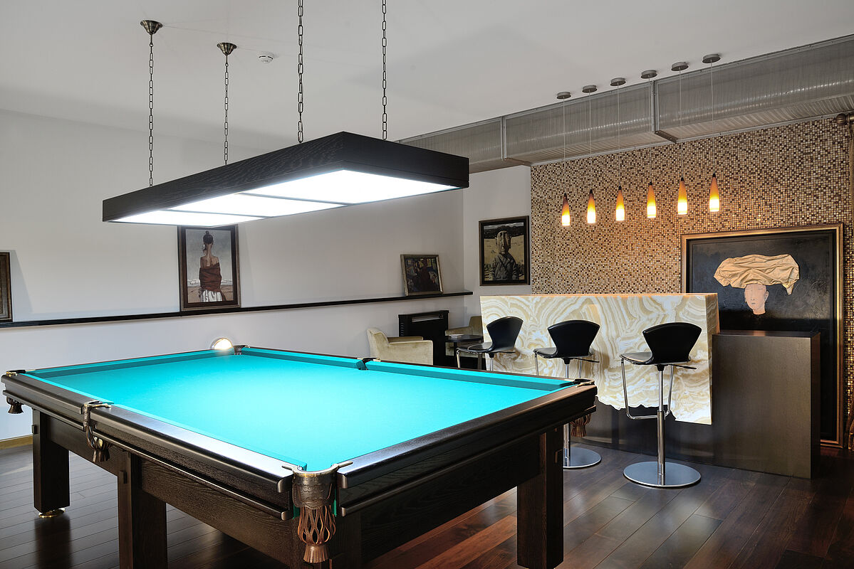 Двухуровневый дом с бассейном