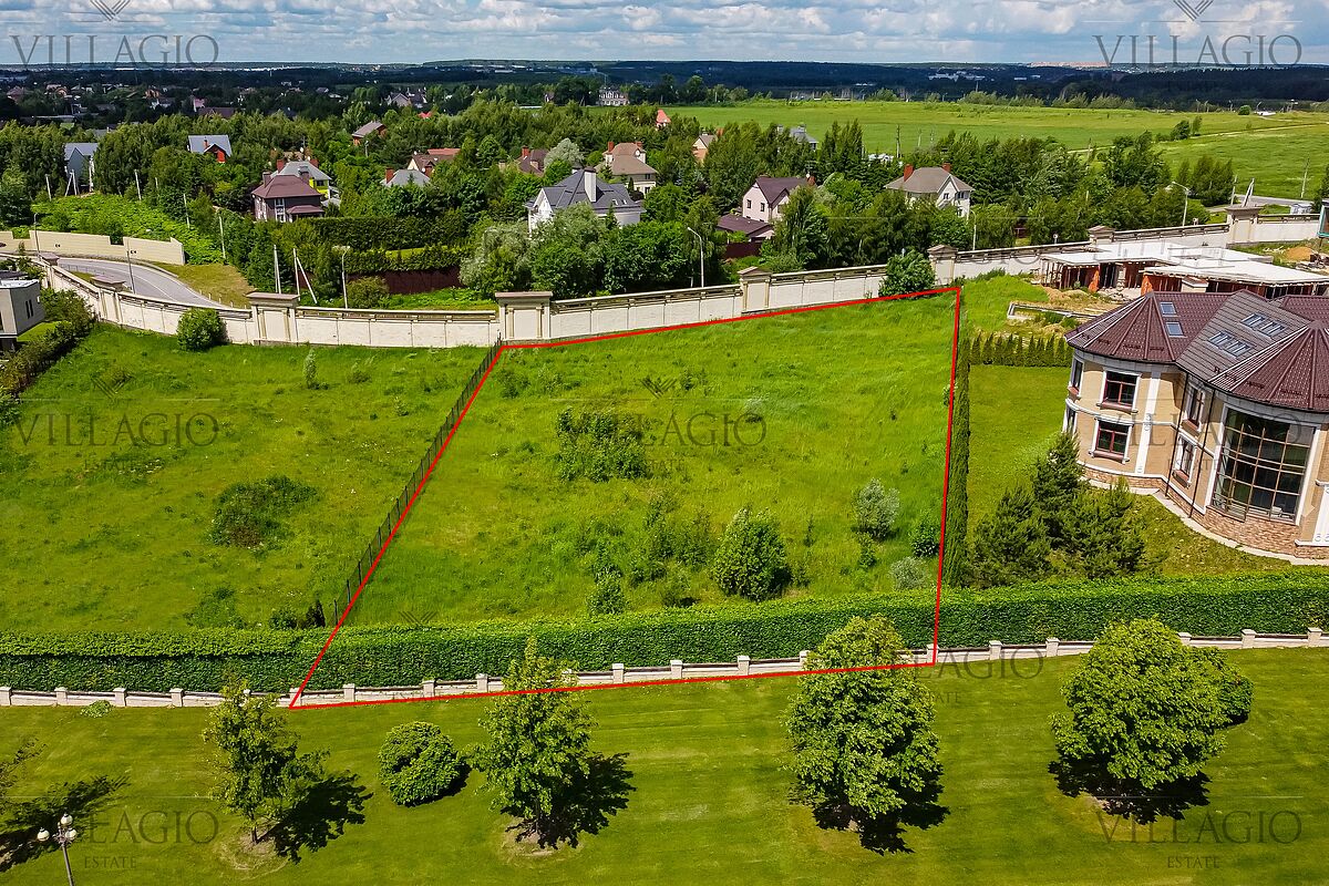 Земельный участок