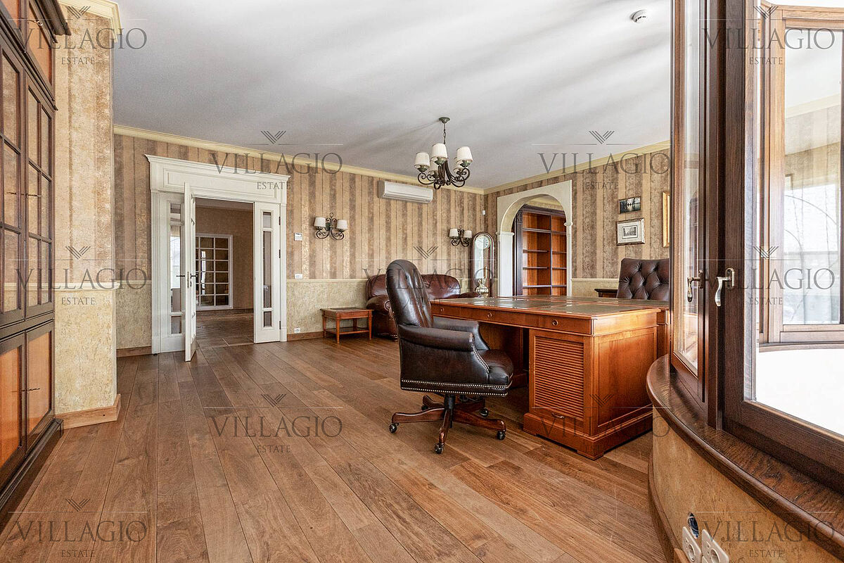 Дом с роскошной гостиной и spa-зоной