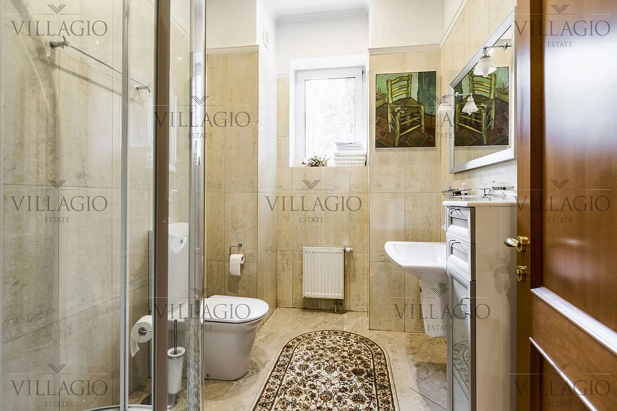 Элитный дом в классическом стиле у Москва-реки