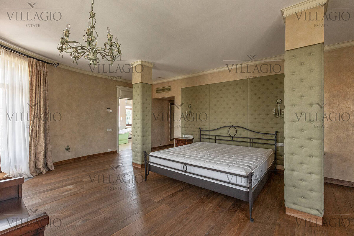 Дом с роскошной гостиной и spa-зоной