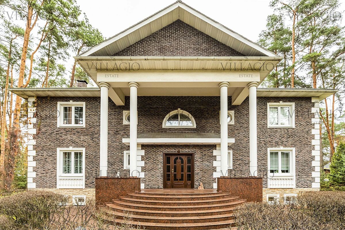 Элитный дом в классическом стиле у Москва-реки