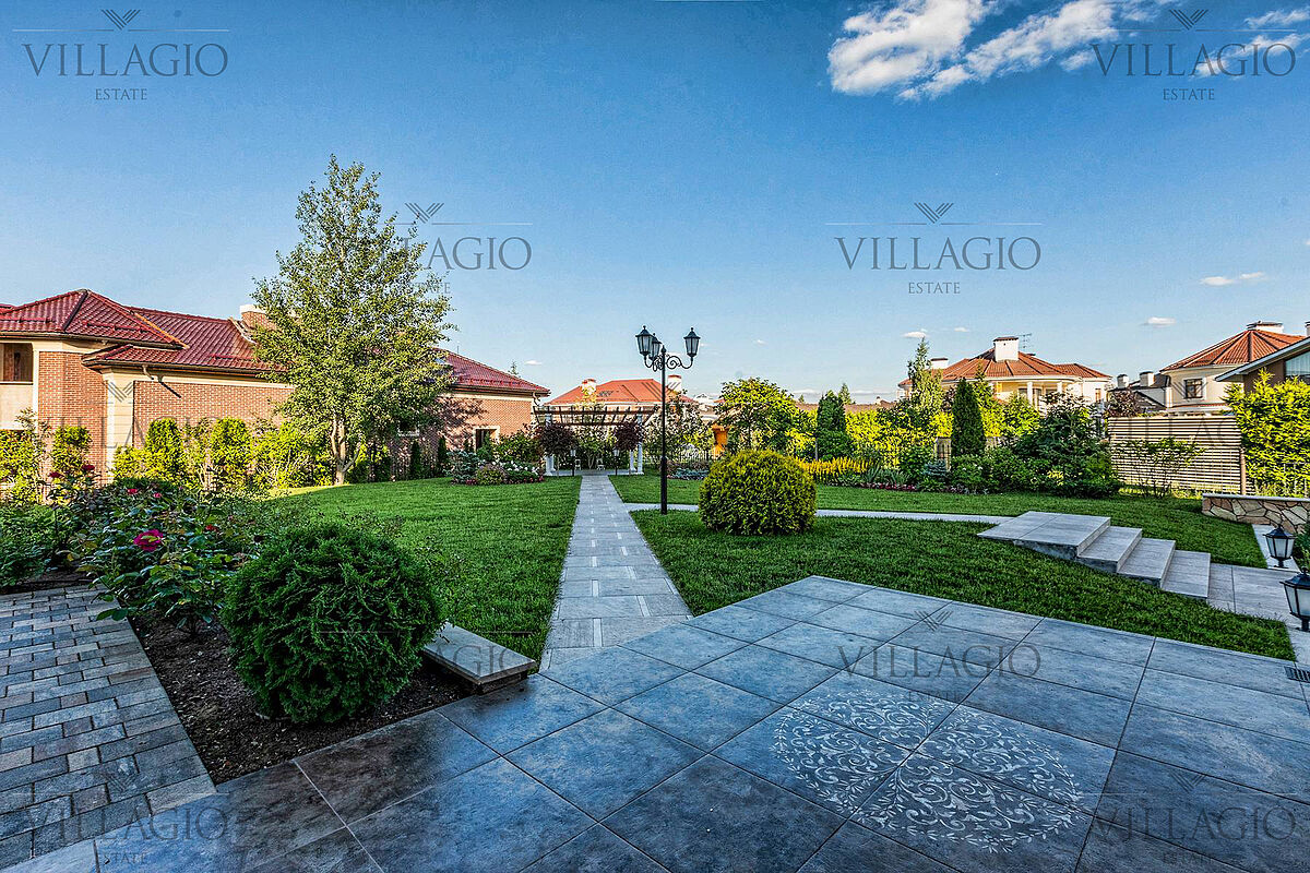 Дом с лифтом, бассейном и 3 террасами