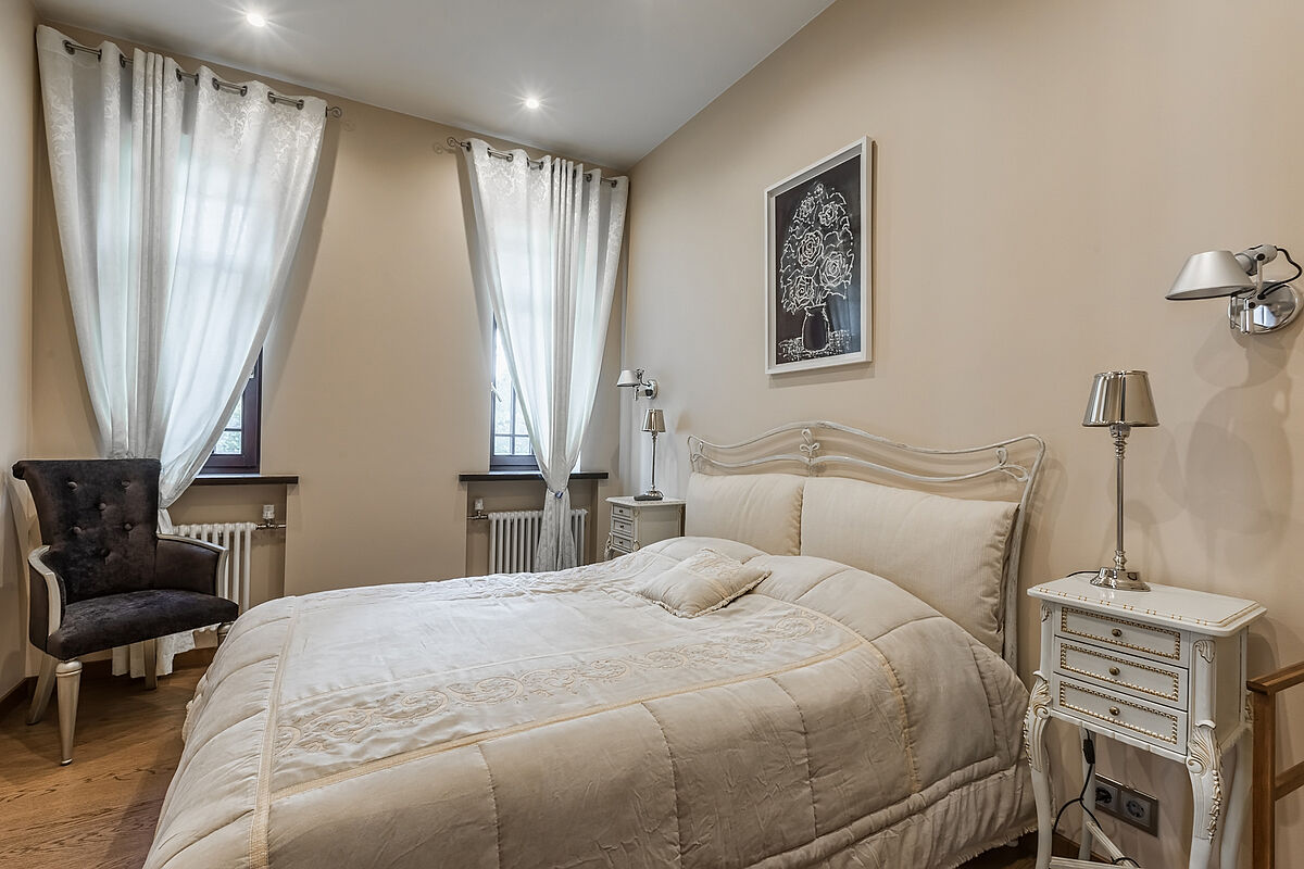 Загородный дом с бассейном в современном стиле