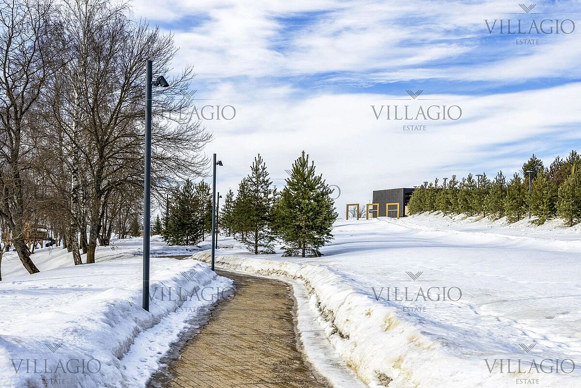 Экстерьер  (фото с лого)