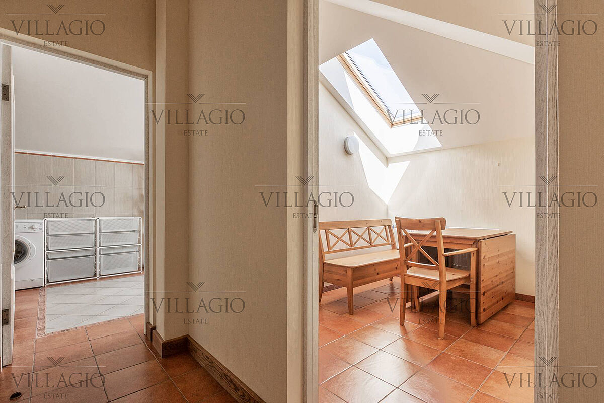 Дом с роскошной гостиной и spa-зоной