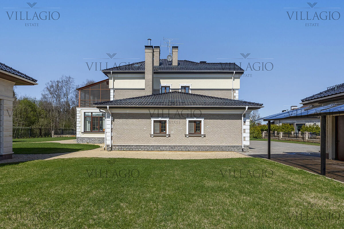 Дом под ключ рядом с набережной