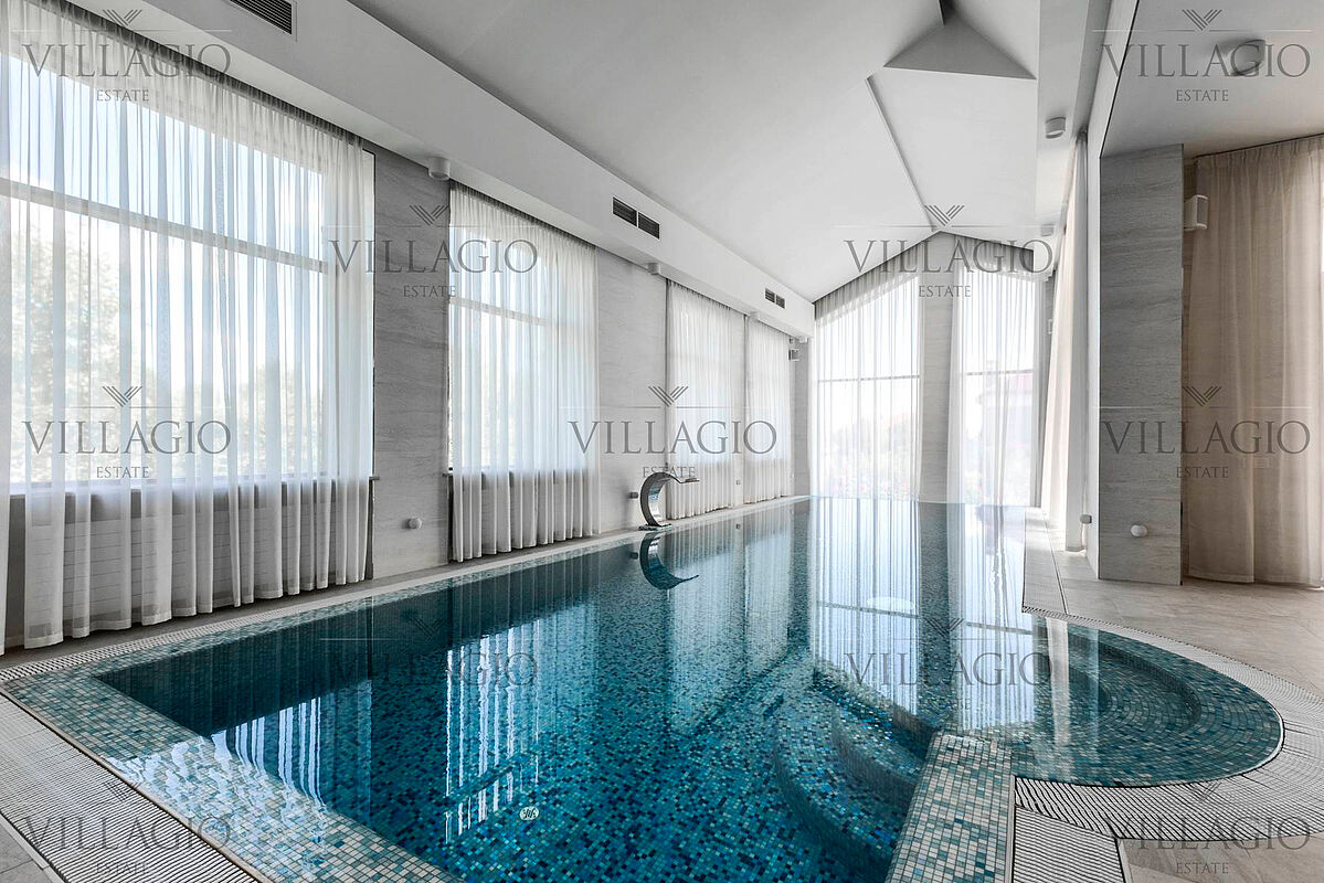 Дом с лифтом, бассейном и 3 террасами