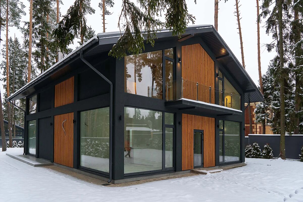 Фахверк в сосновом лесу