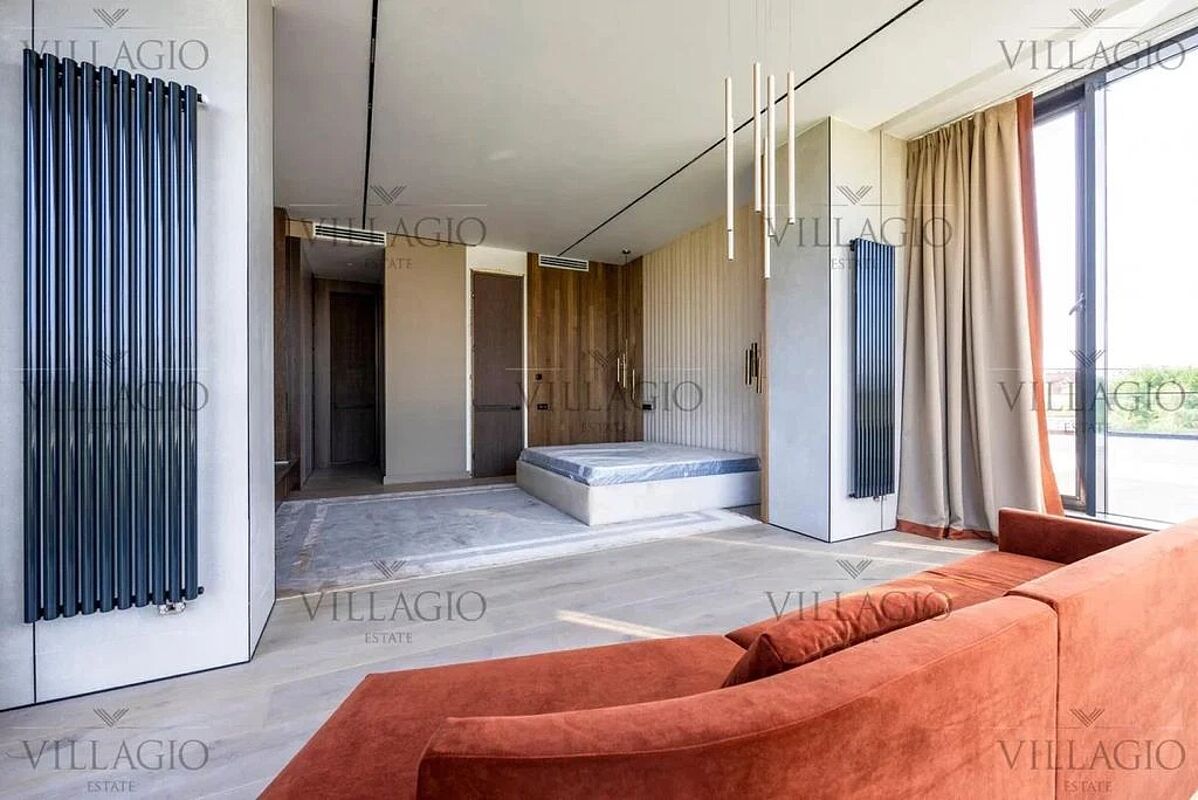 Дом рядом с парками