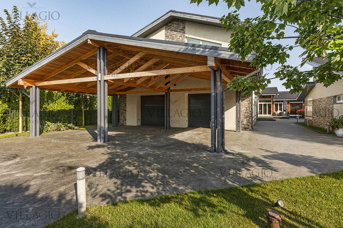 Резиденция со своим выходом к каналу