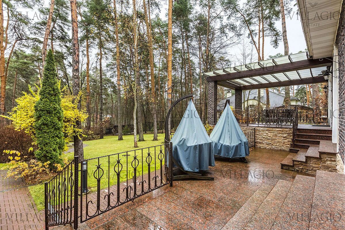 Элитный дом в классическом стиле у Москва-реки