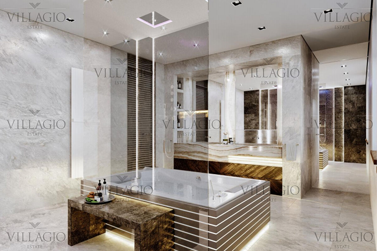 Дом рядом с каналом и парком