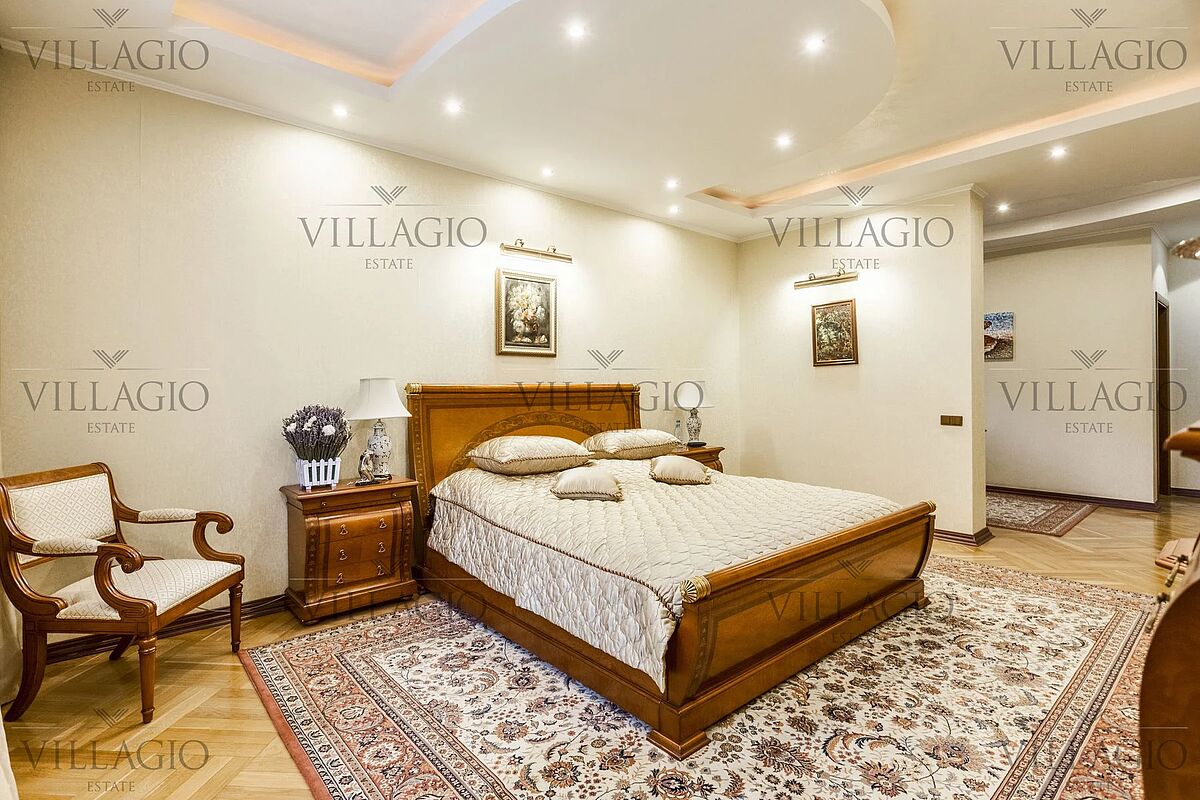 Элитный дом в классическом стиле у Москва-реки