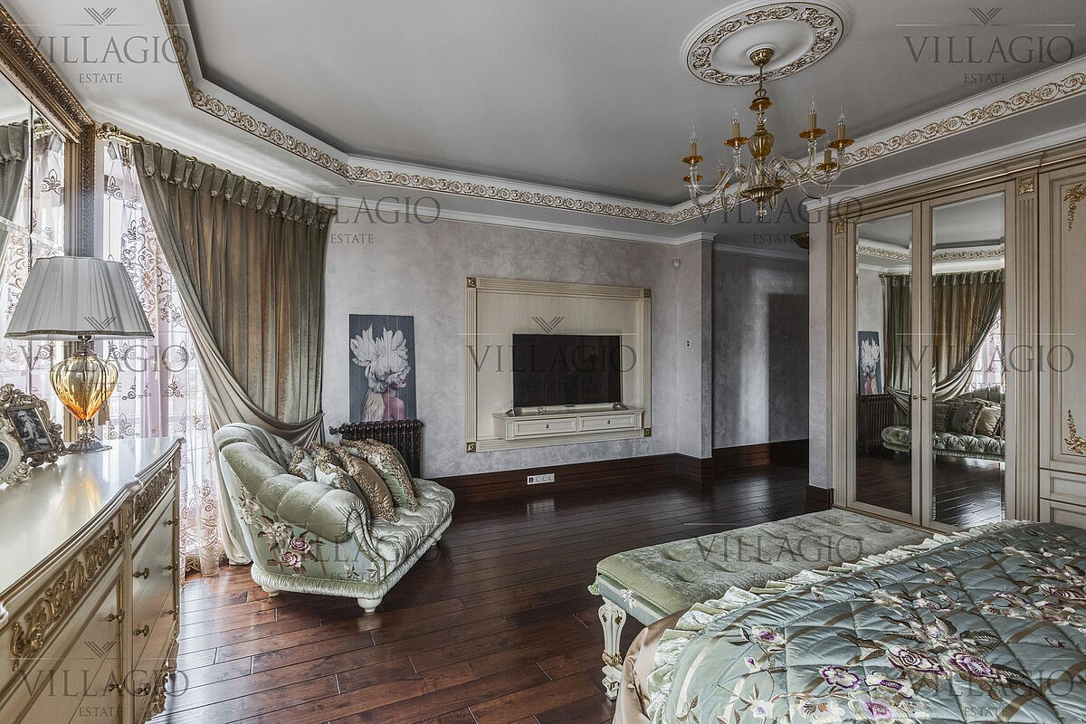 Дом со своим выходом к «венецианскому‎» каналу