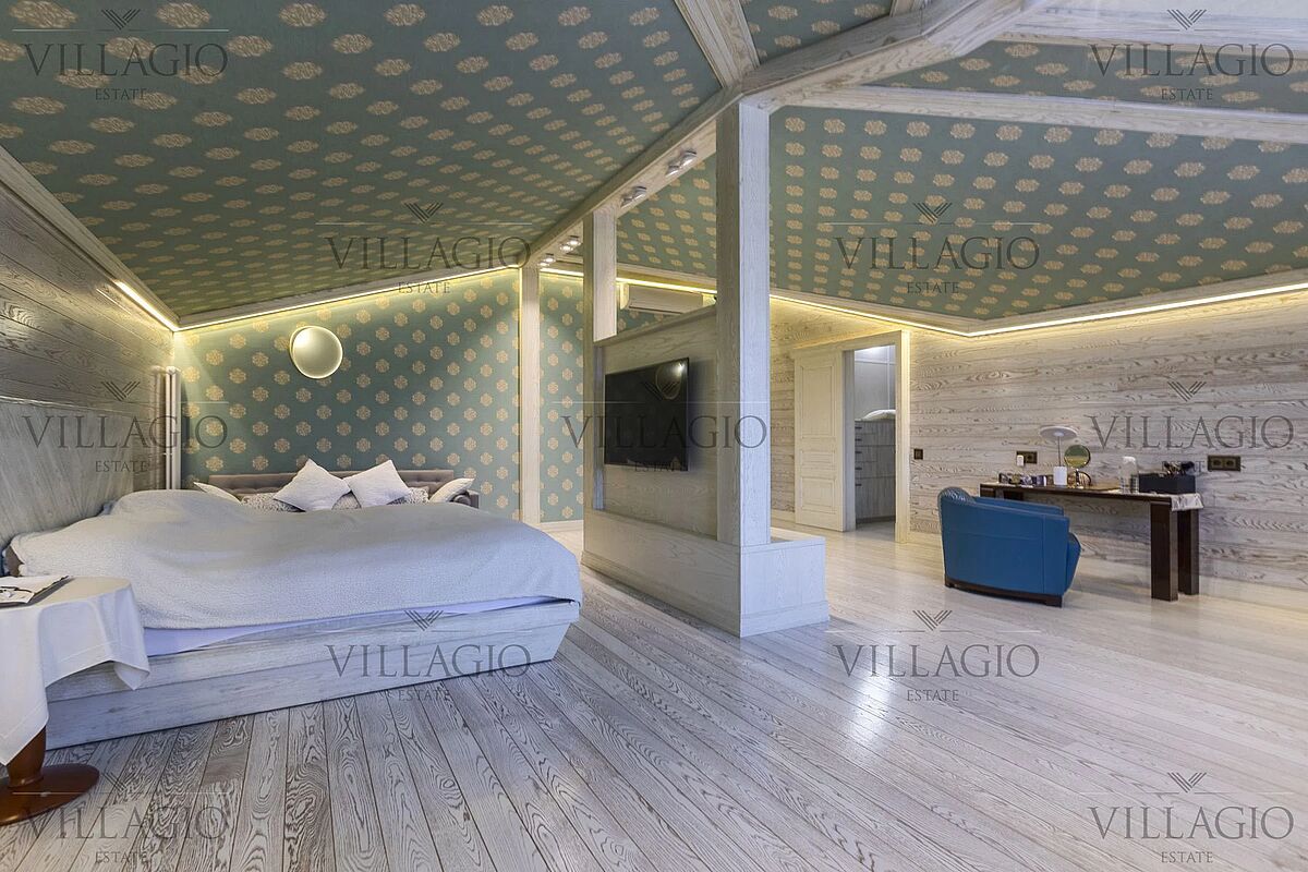 Дом рядом с двумя парками