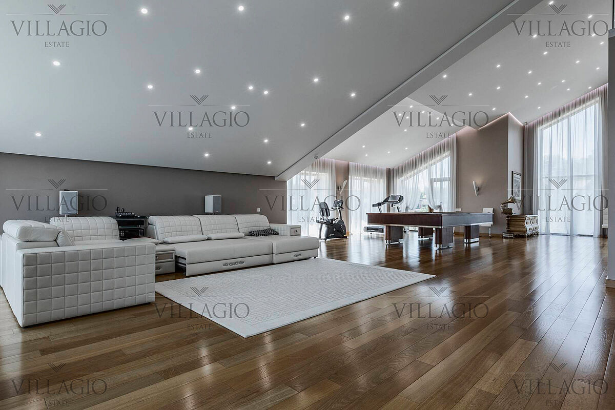 Дом с лифтом, бассейном и 3 террасами