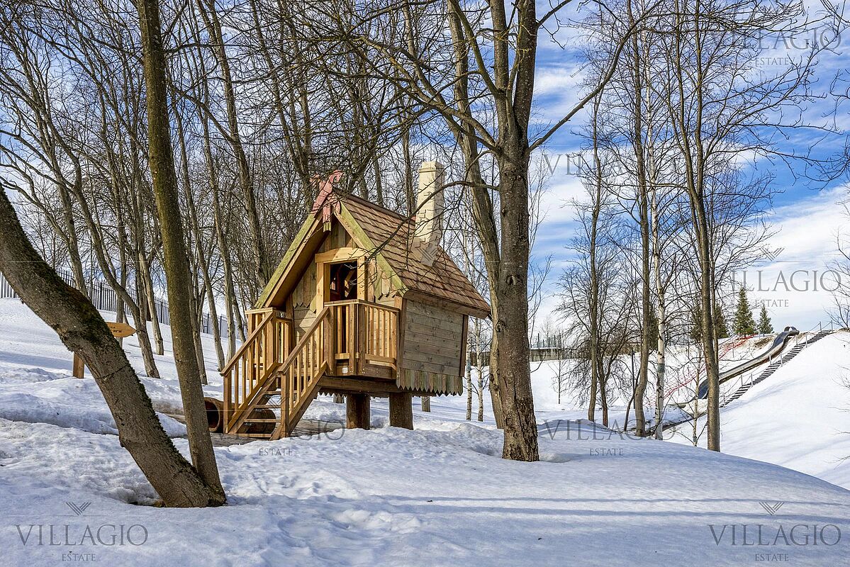 Экстерьер  (фото с лого)