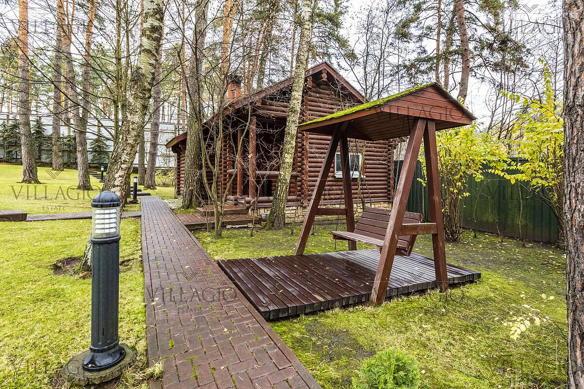 Элитный дом в классическом стиле у Москва-реки