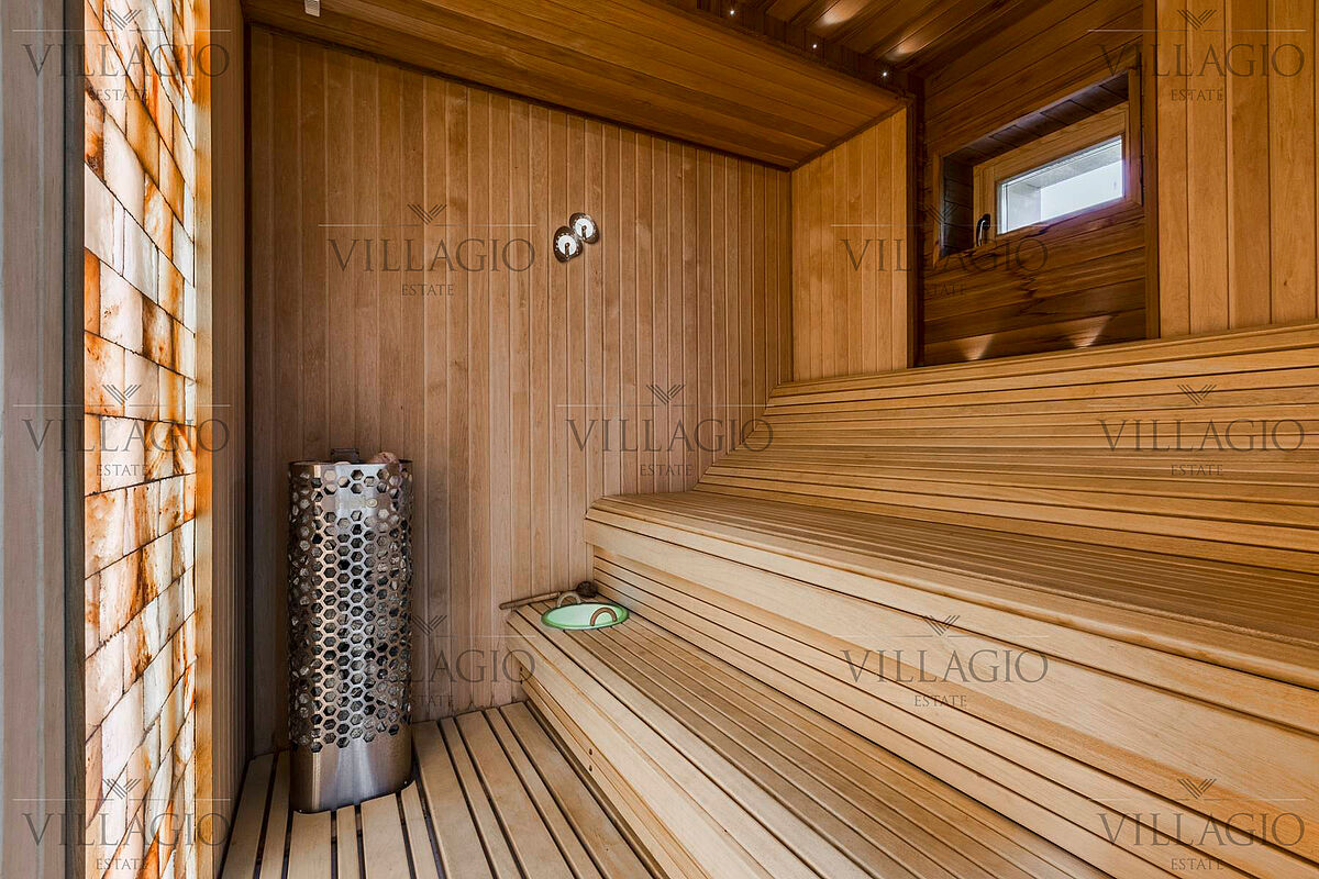 Дом с лифтом, бассейном и 3 террасами