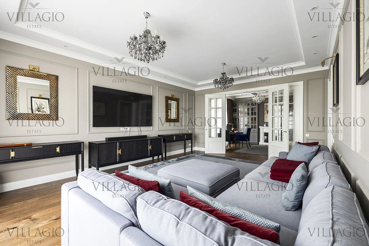 Интерьер (фото с лого)