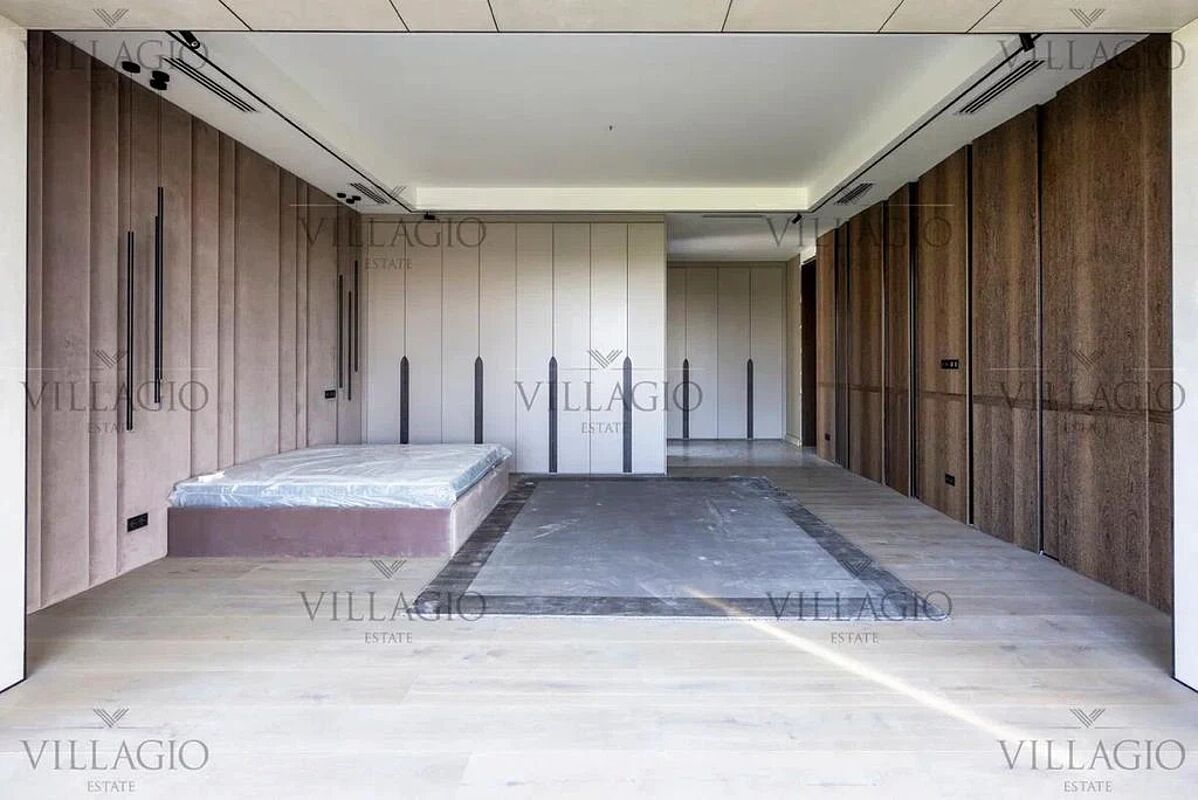 Дом рядом с парками