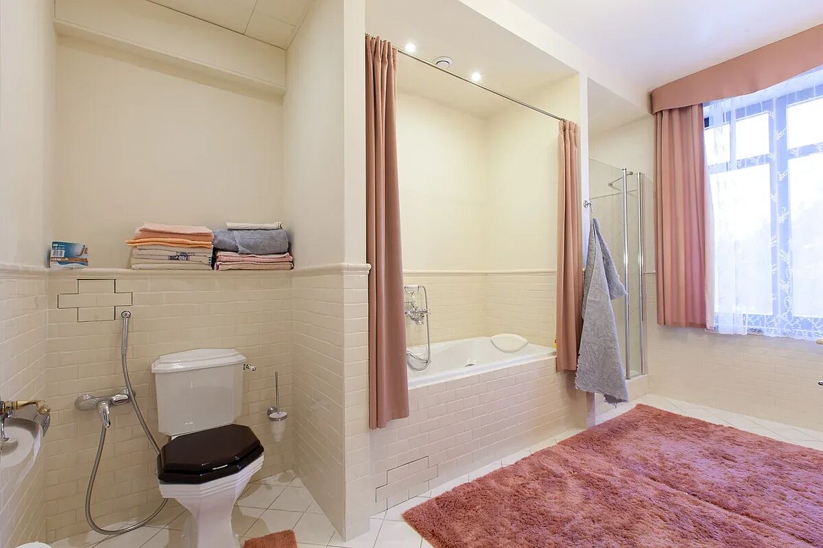 Дом с лифтом на участке 25 соток