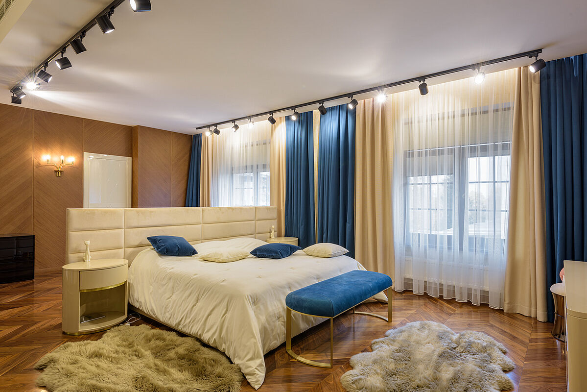 Дом рядом с парком и каналами