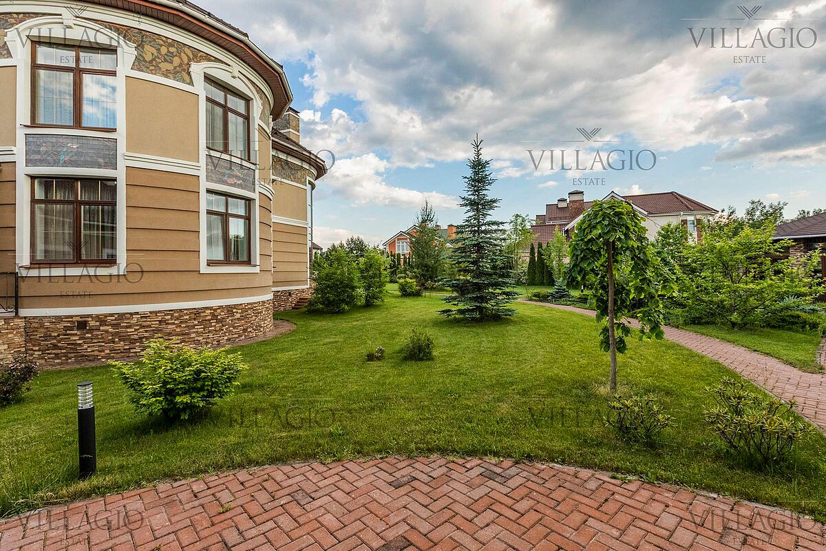 Особняк со spa-центром на участке