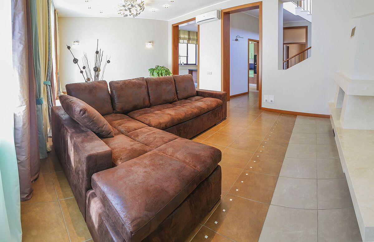 Современный дом в загородном поселке