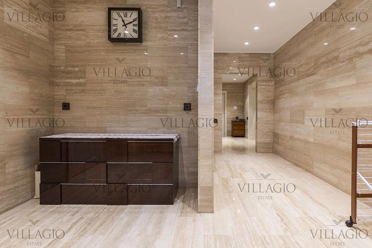 Дом рядом с двумя парками