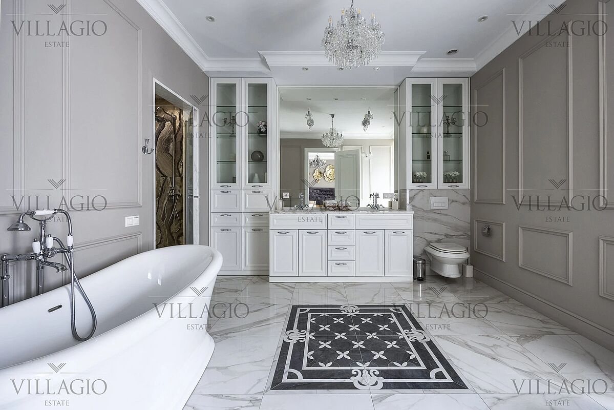 Интерьер (фото с лого)