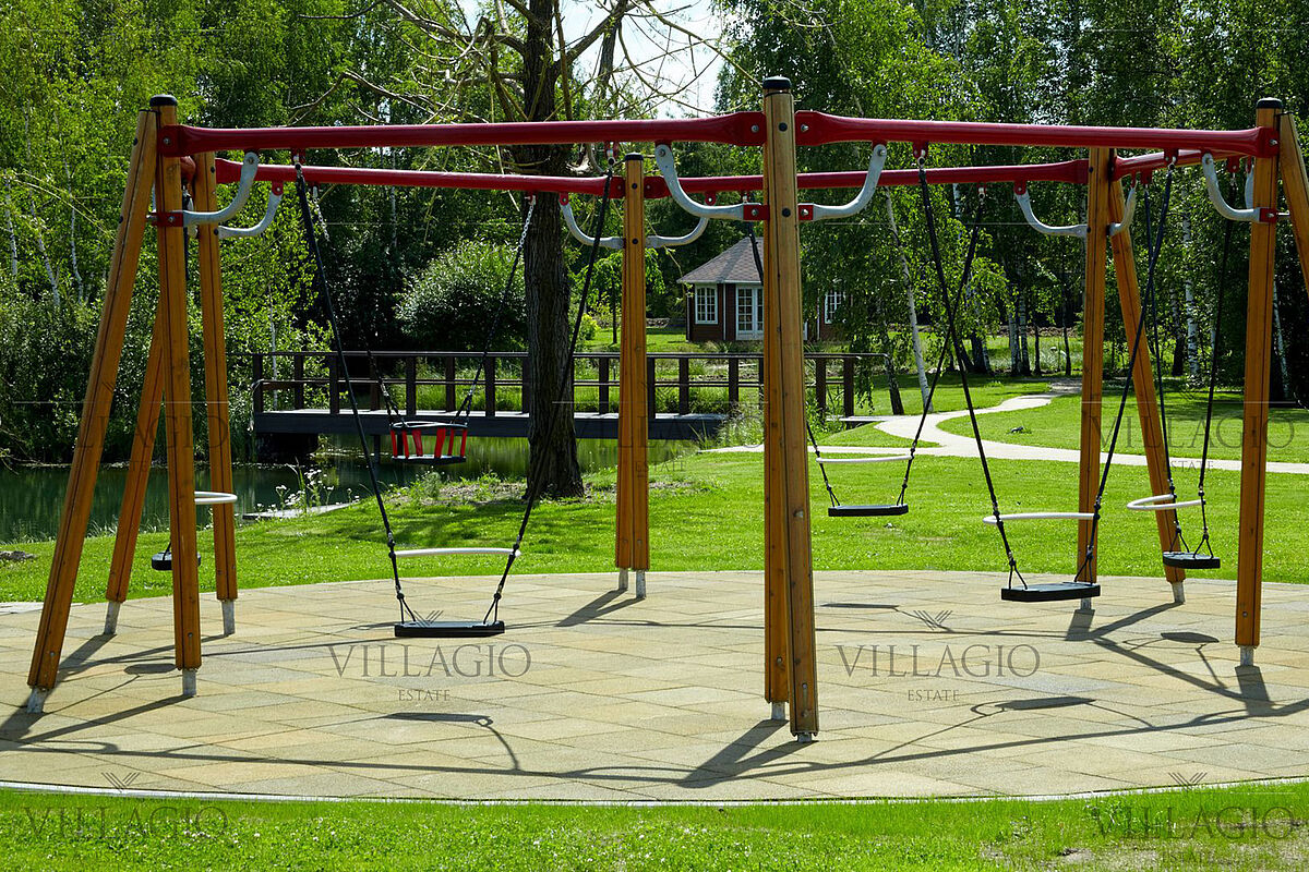 Детская площадка в Парке Лабиринт