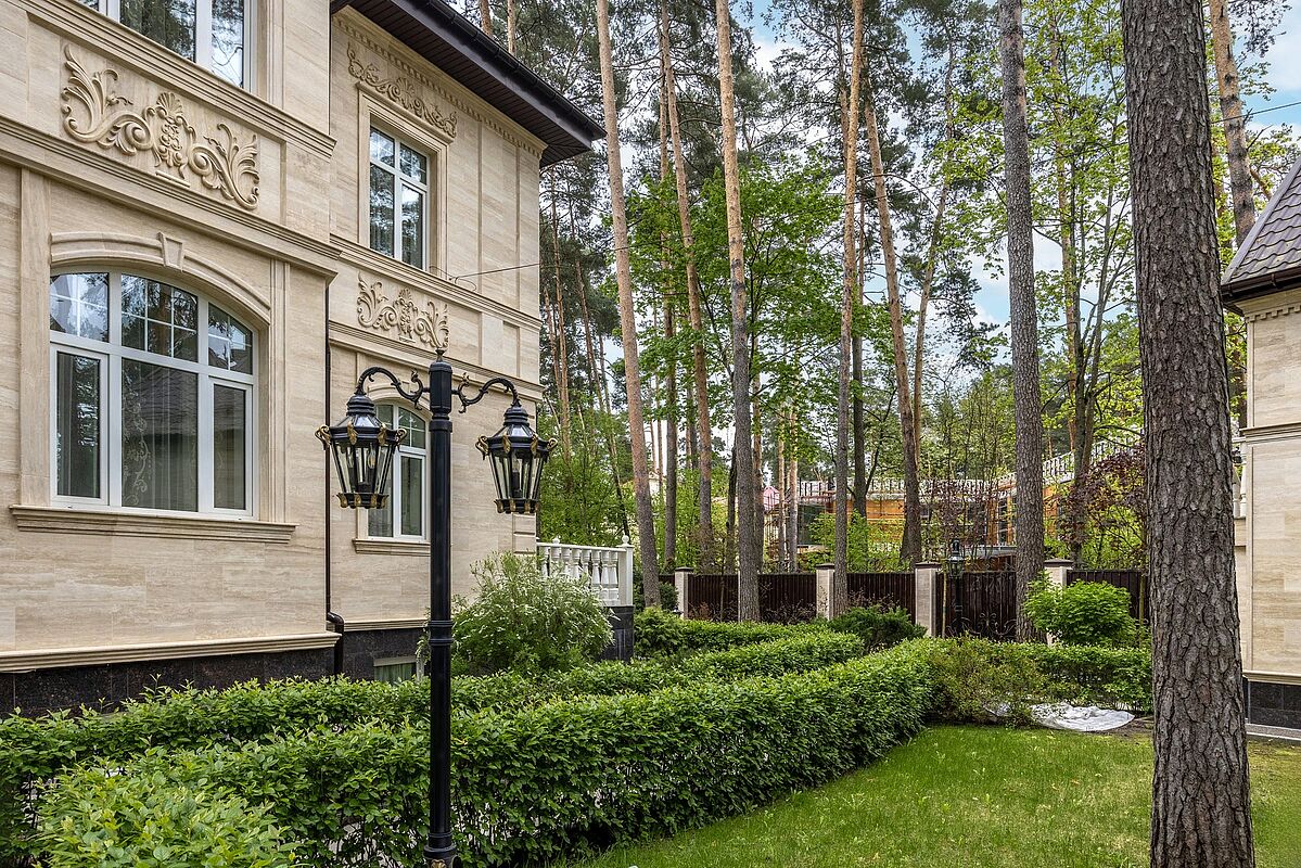 фасад сбоку