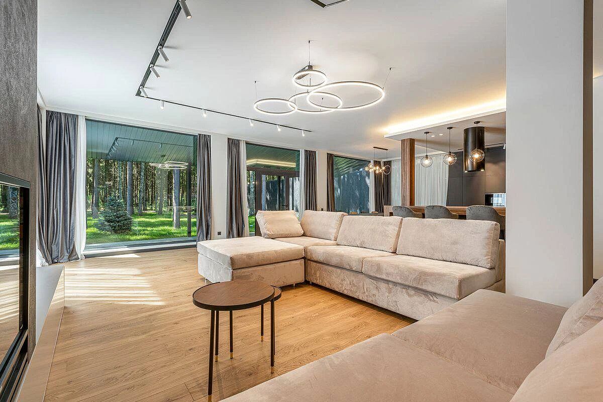 Фахверк в сосновом лесу