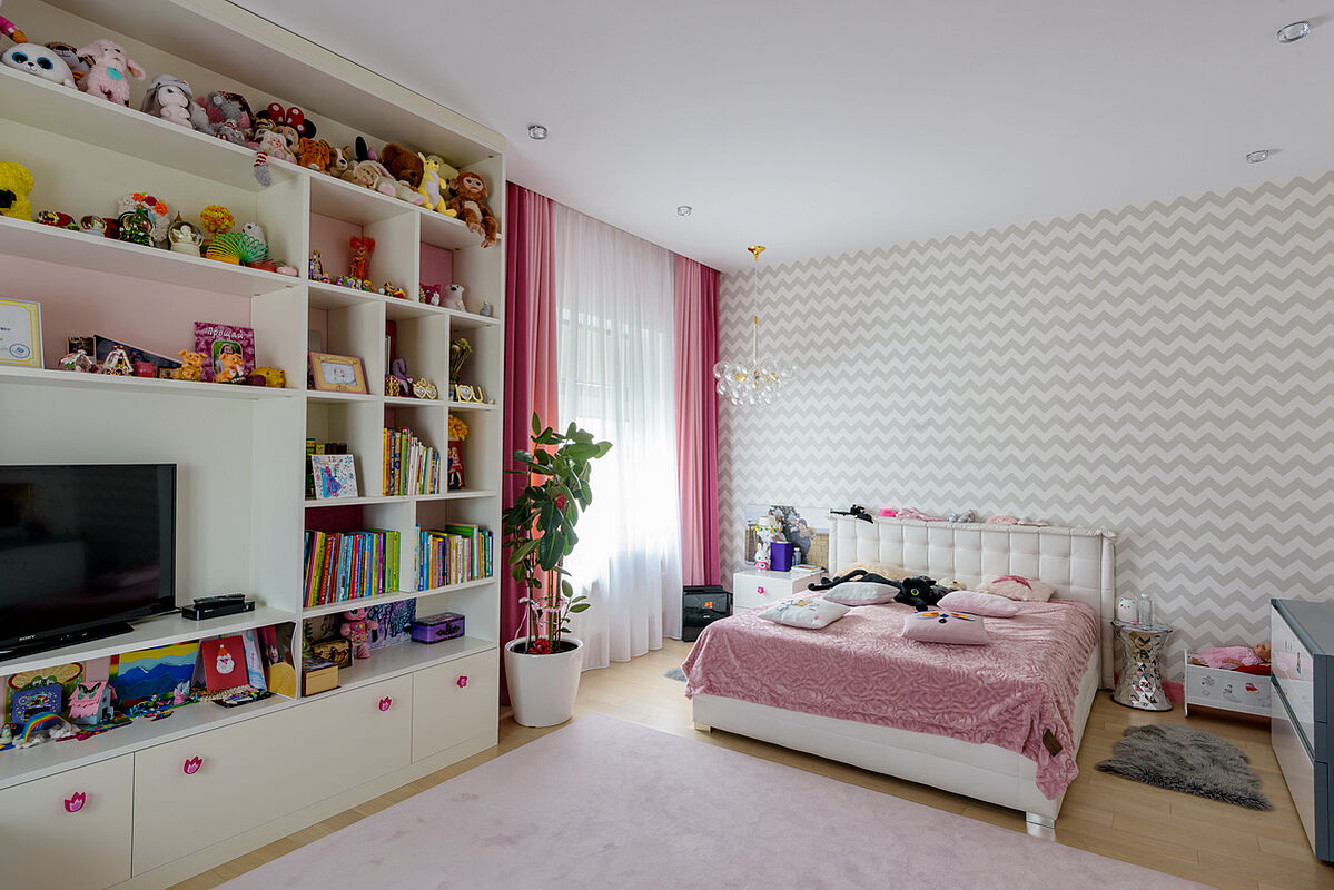 Дом рядом с парком и каналами