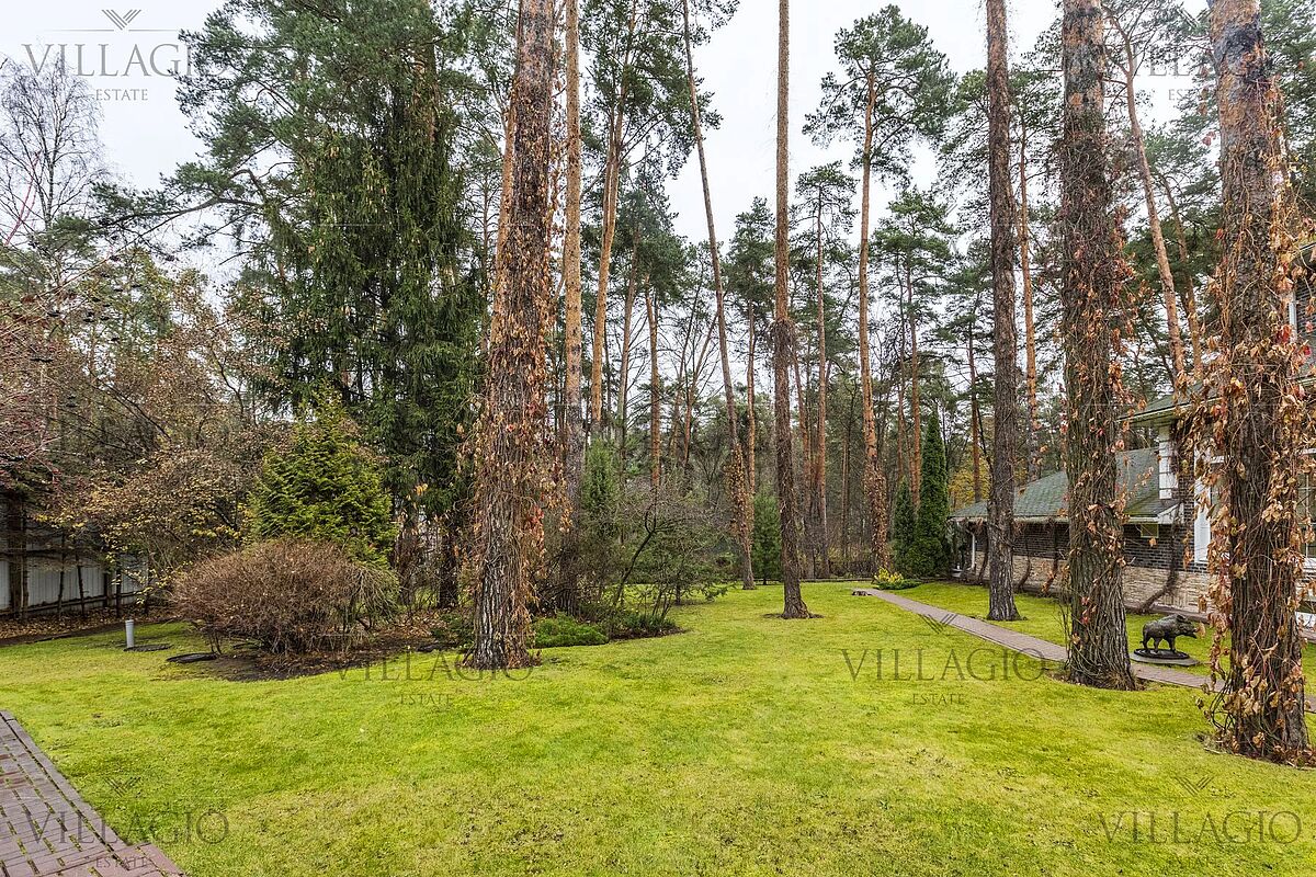 Элитный дом в классическом стиле у Москва-реки