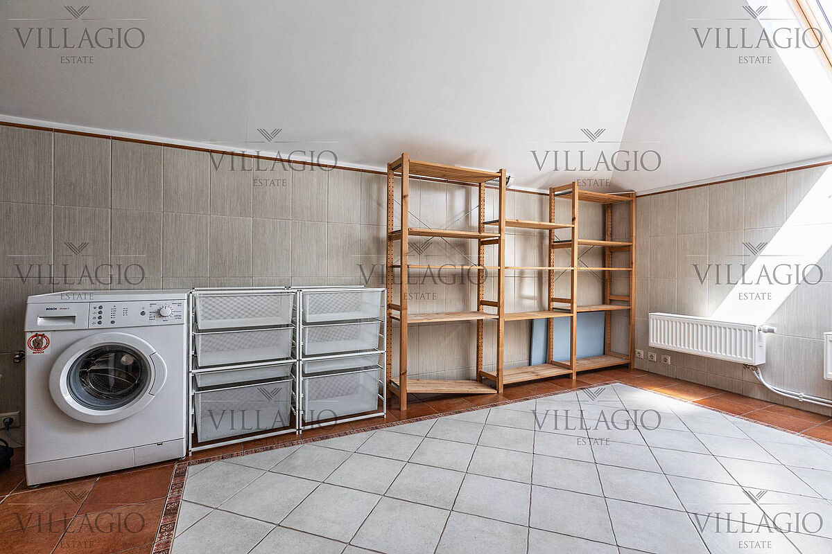 Дом с роскошной гостиной и spa-зоной