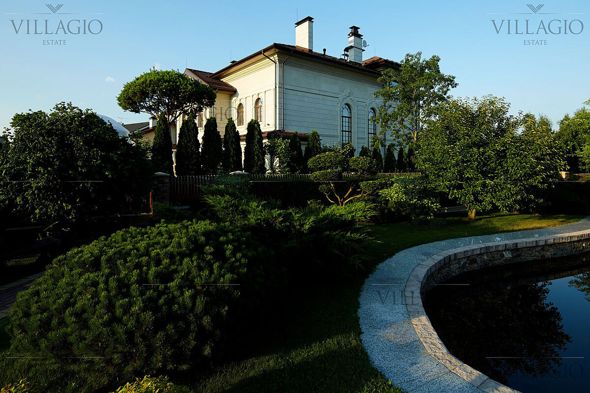 Вид на канал в 6 квартале с выходом в Парк Усадьба