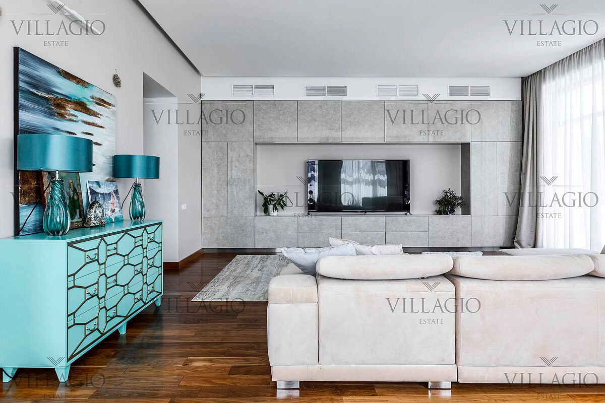 Дом с лифтом, бассейном и 3 террасами