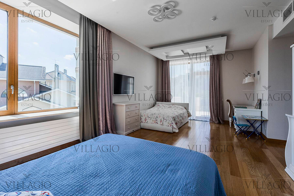 Дом с лифтом, бассейном и 3 террасами