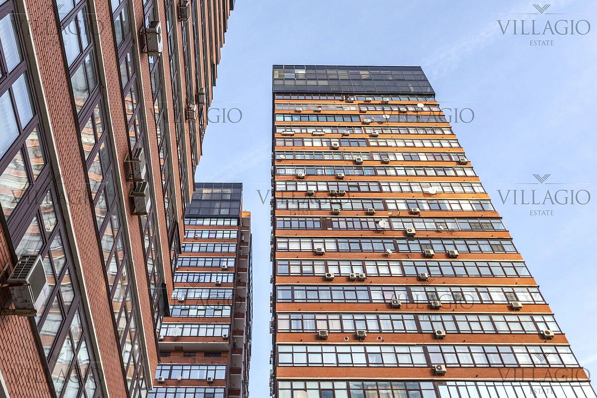 Двухуровневый	пентхаус с панорамными окнами