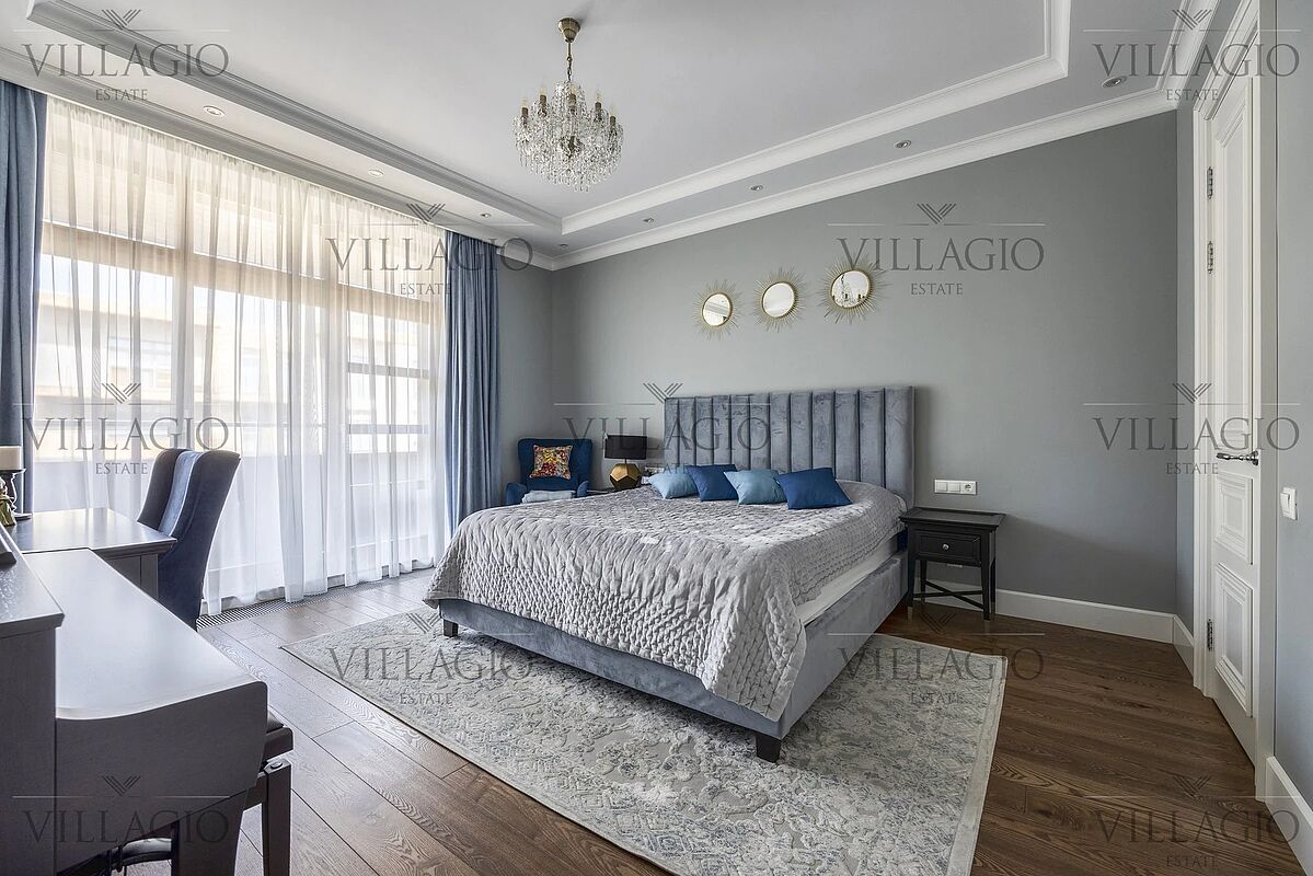 Интерьер (фото с лого)