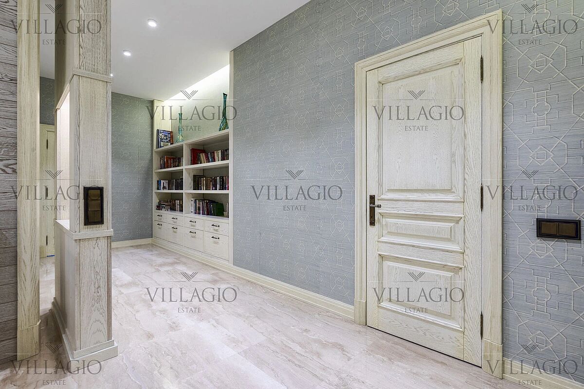 Дом рядом с двумя парками