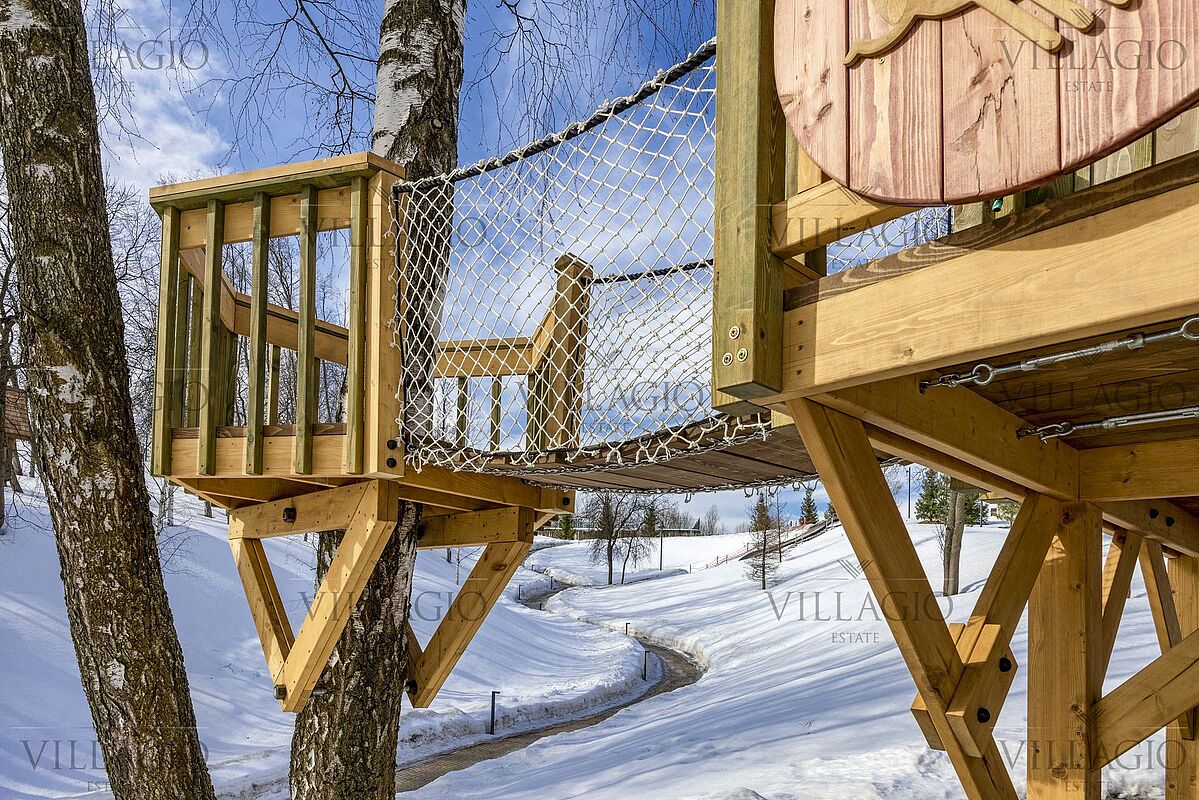 Экстерьер  (фото с лого)